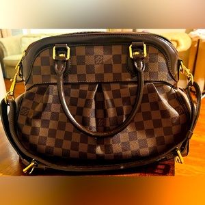 Slightly used authentic Louis Vuitton
